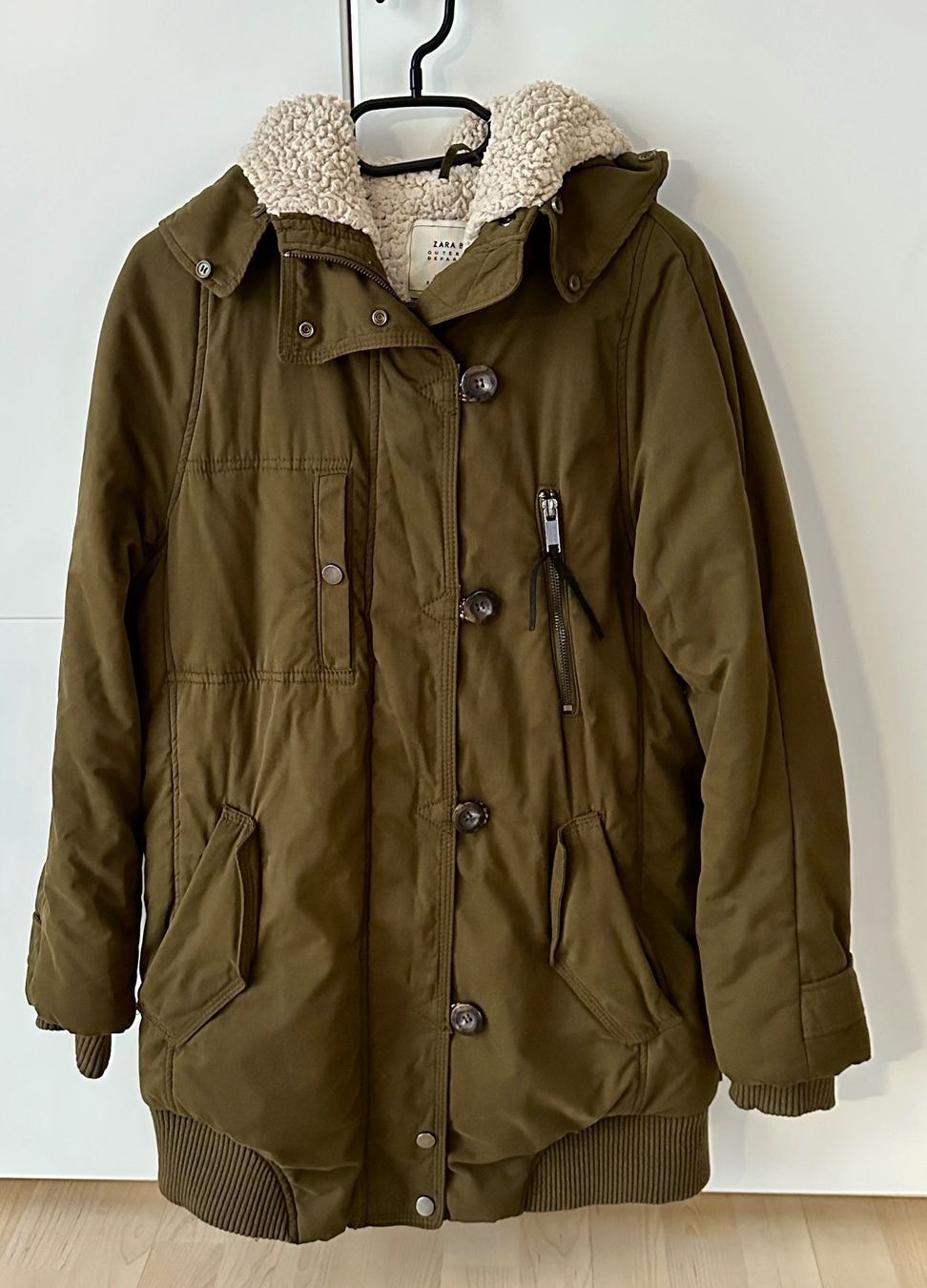 Zara Giacche: Winterjacke von Zara Basic, Grösse L, Olivgrün – Usato da Wallbach venduto da paxnic