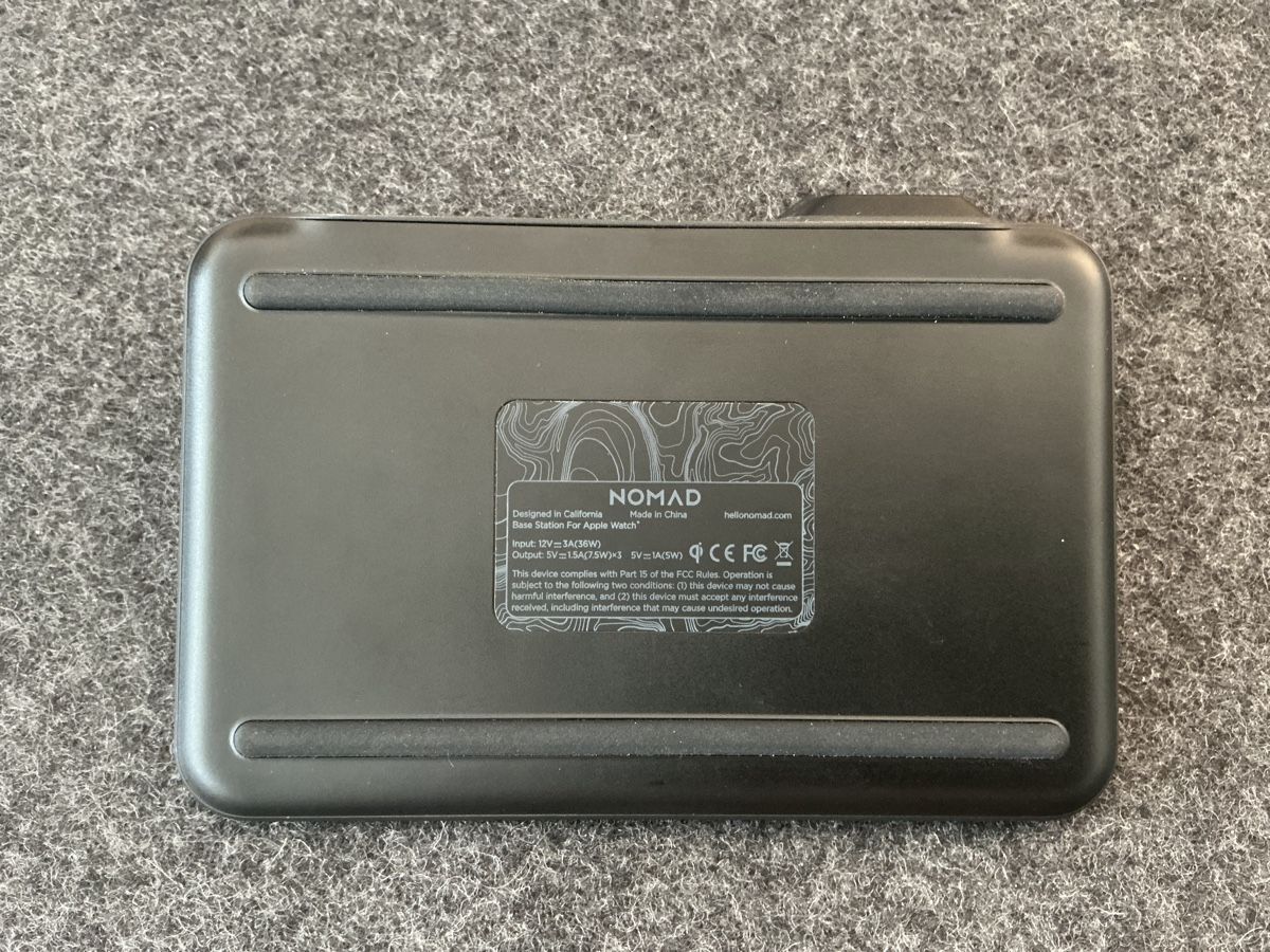 Caricabatterie: Nomad Base Station Apple Watch Edition wireless charger – Usato da Zürich venduto da jankais3r 3