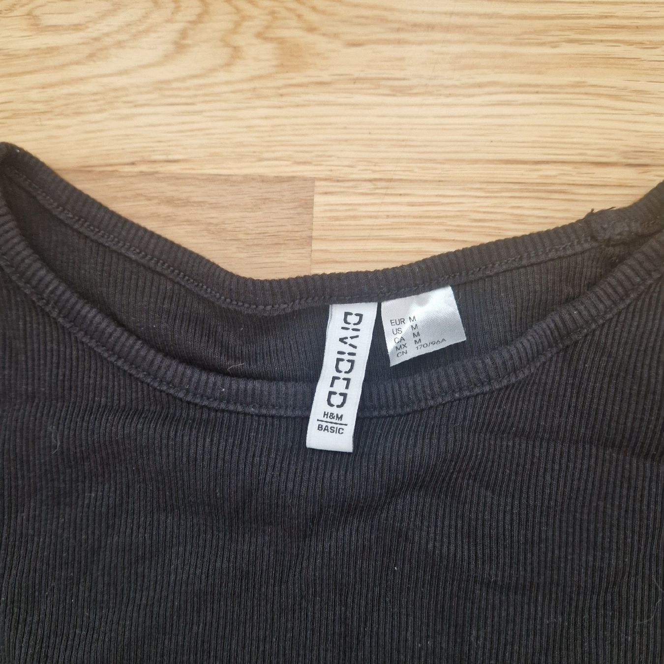 H&M Top: Croptop H&M Gr. M schwarz – Usato da Frenkendorf venduto da gca_d2qp 1
