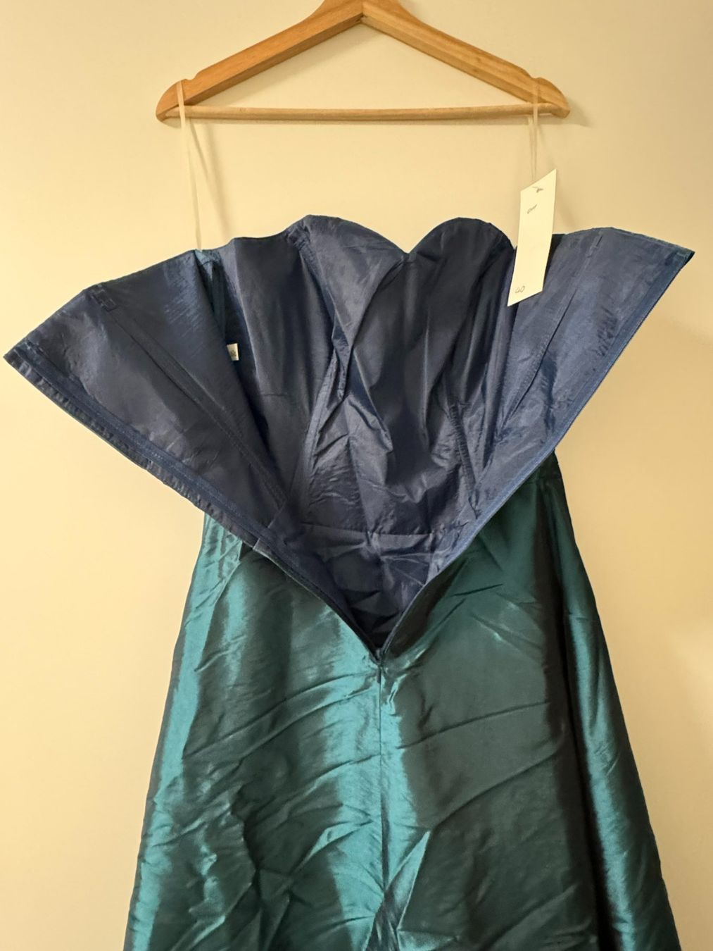 Kleider: Elegantes Abendkleid, Gr. 40 (passt eher 36/38) – Neu (gemäss Beschreibung) aus Zürich von pamleano 3