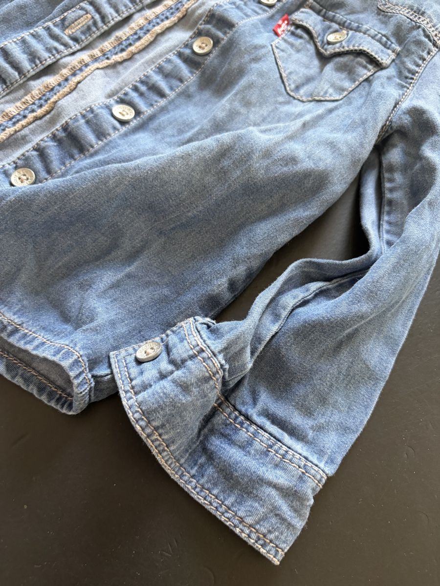 Chemises, Tops & T-shirts: Levi’s Hemd – D'occasion à Zürich par schmickels 3