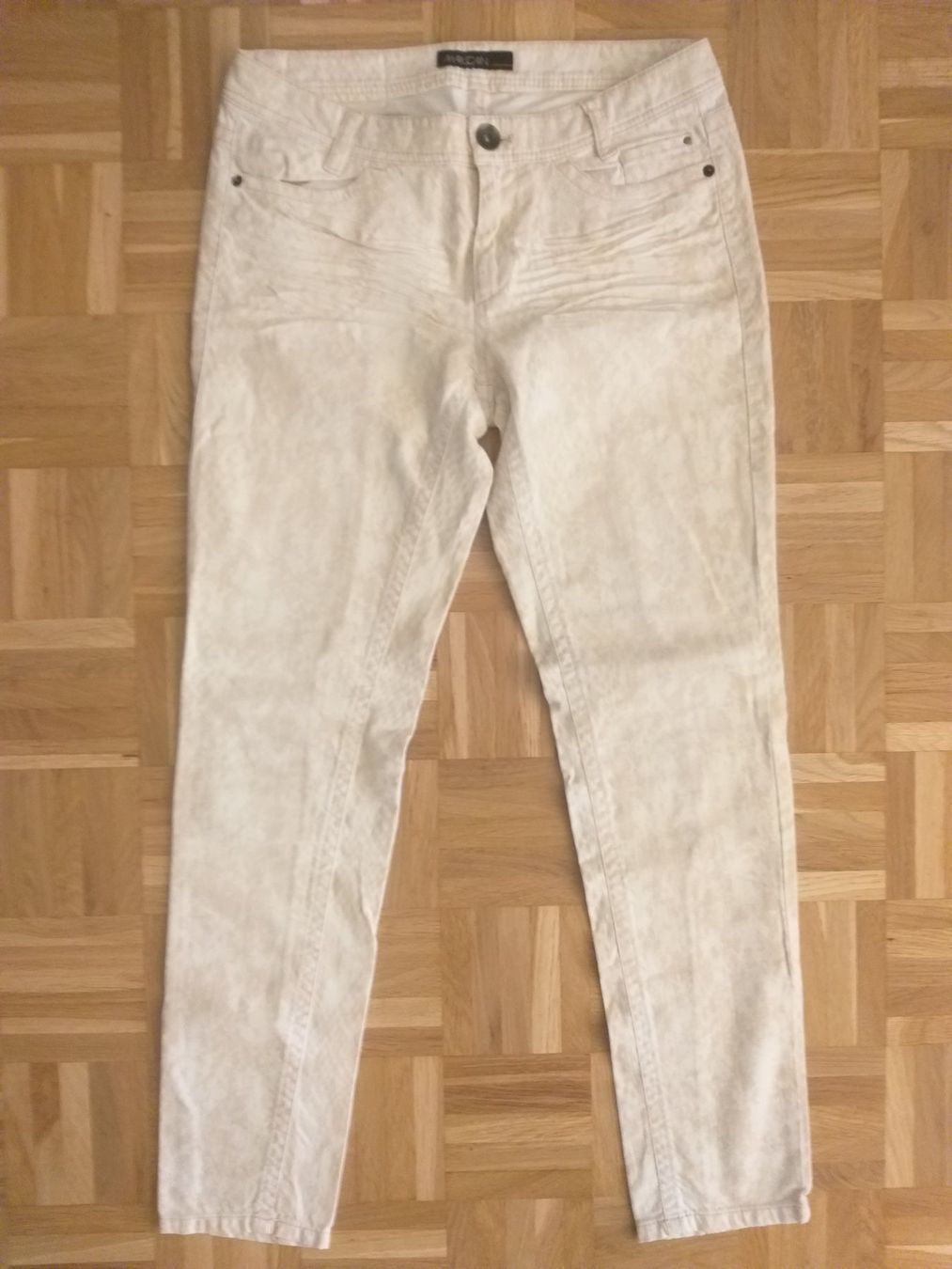 Marc Cain Jeans: MARC CAIN Jeans taille / Grosse M (3) – Gebraucht aus Cossonay-ville von Super-Price-Quality