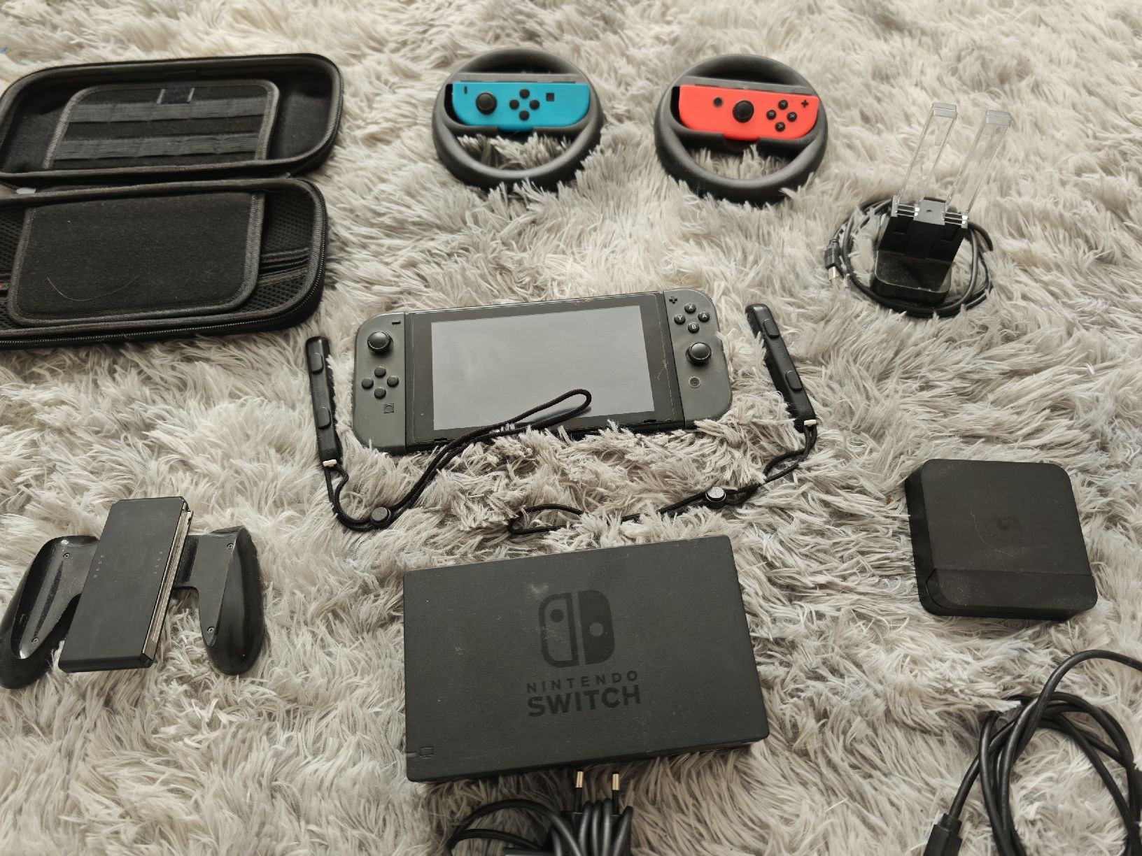 Nintendo Console: Nintendo Switch mit viel Zubehör – Usato da Bottmingen venduto da vitobcn 1
