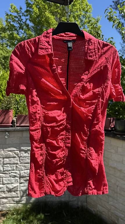 Blusen: Süsse rote Bluse MNG Gr. L – Gebraucht aus Reinach BL von Enodel