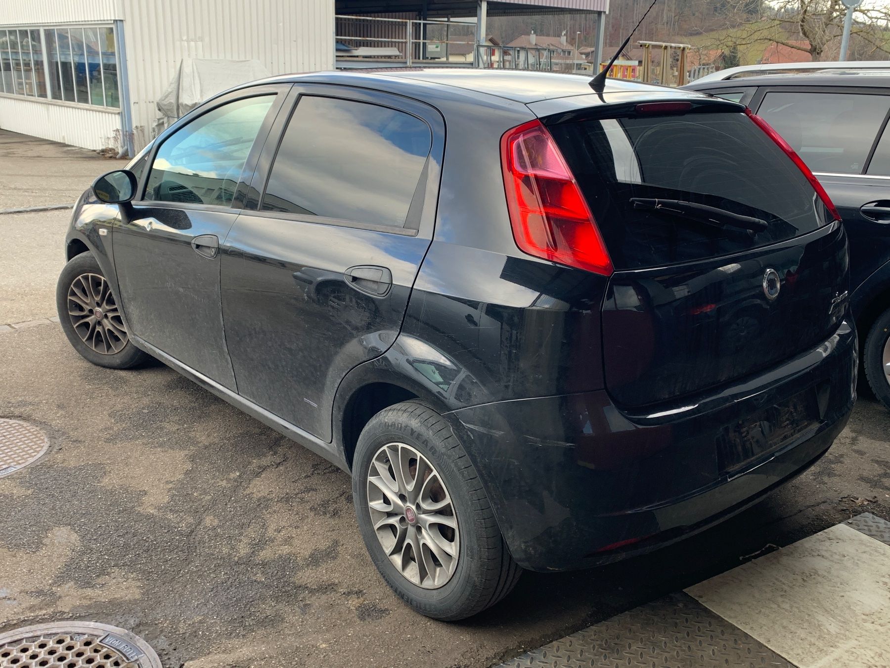 Fiat Autos: Fiat Punto 1.4 8 V – Gebraucht aus Seftigen von  1
