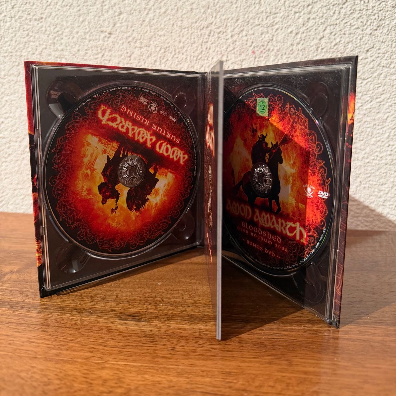 CD: Amon Amarth - Surtur Rising, CD/DVD, Digibook – Nuovo (secondo la descrizione) da Fällanden venduto da BasilFawlty 2