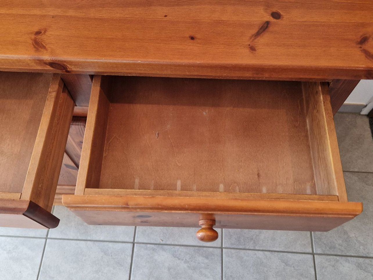 Cassettiere: Schöne kleine Kommode aus Holz – Usato da Basel venduto da earthwalker 3
