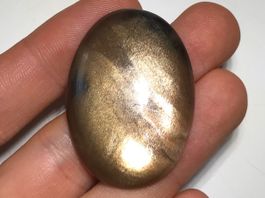 grosser Sonnenstein Feldspat Cabochon 85.3 Karat