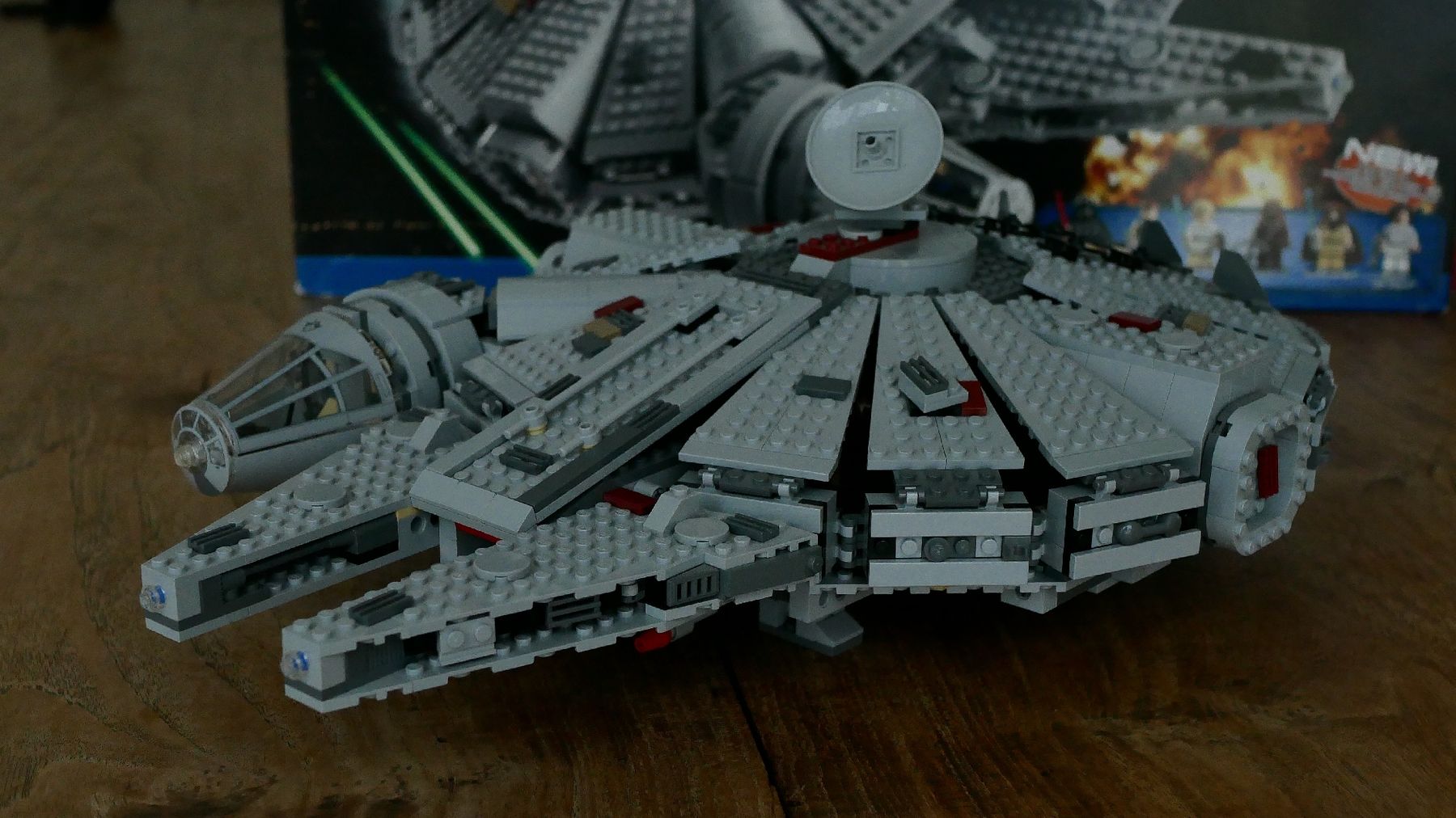 Lego Kit di costruzioni: Star Wars Millenium Falcon – Nuovo (secondo la descrizione) da Tumegl/Tomils venduto da Chrisper
