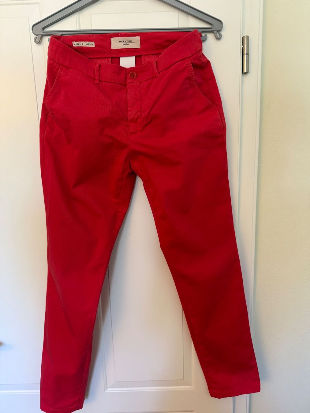 Max Mara Pantaloni: Max Mara Chinohose Grösse 36 – Usato da Freienbach venduto da GerSe019