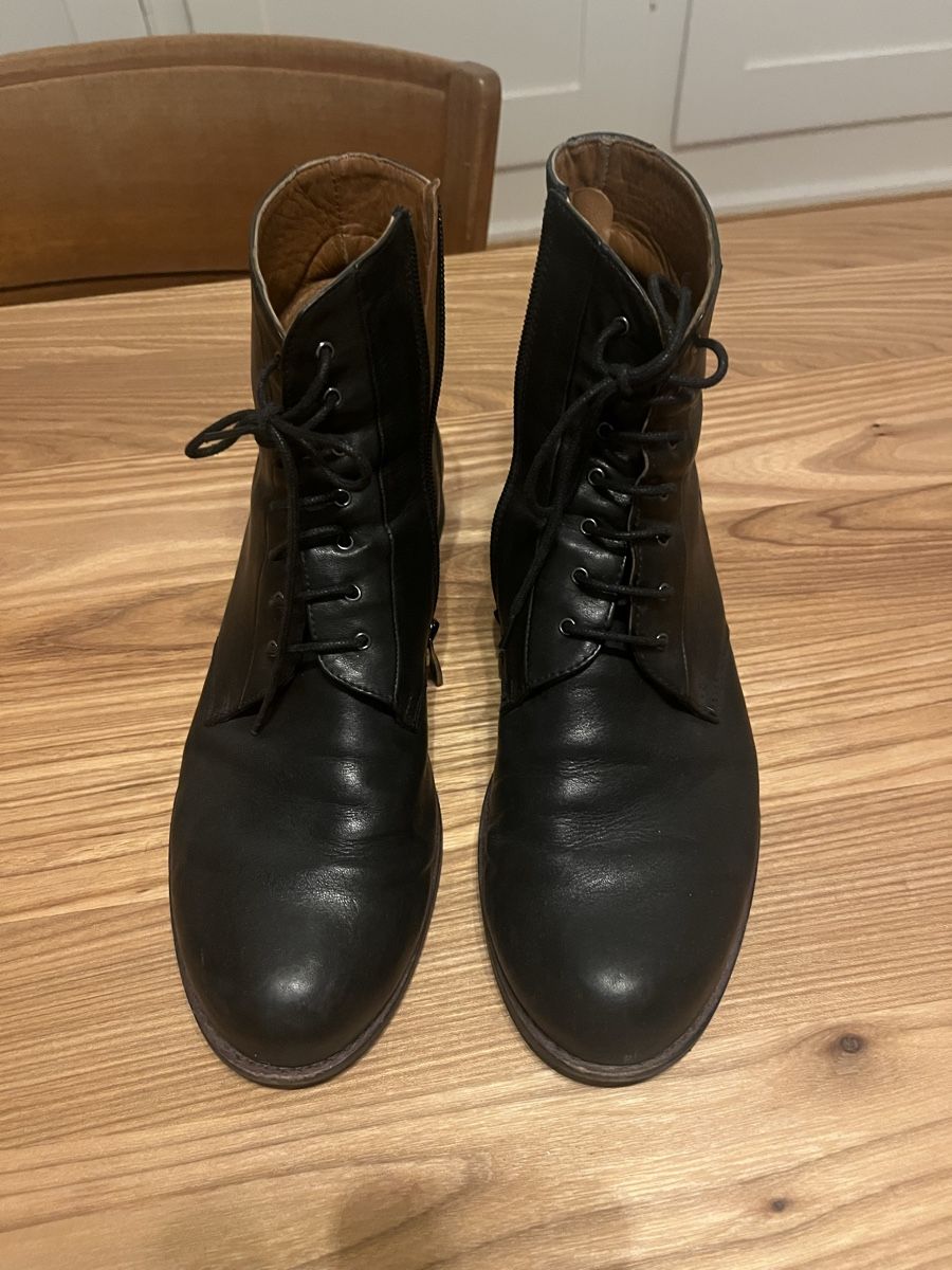 Scarpe da donna: Lederschuh Schnürstiefelette EVERYBODY Gr. 41 – Usato da Winterthur venduto da mirlitirli