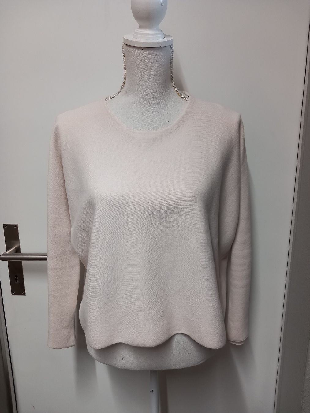 Maje Maglioni & Felpe: MAJE Viskose Pullover Gr.S oversize, beige, top Zustand! – Usato da Gwatt (Thun) venduto da umwelt-brocki