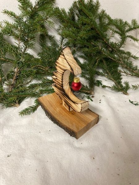 Tutte le decorazioni: Weihnachtsdeko Holzbaum mit Baumschmuck Rot – Usato da Naters venduto da sch_9fvg 2