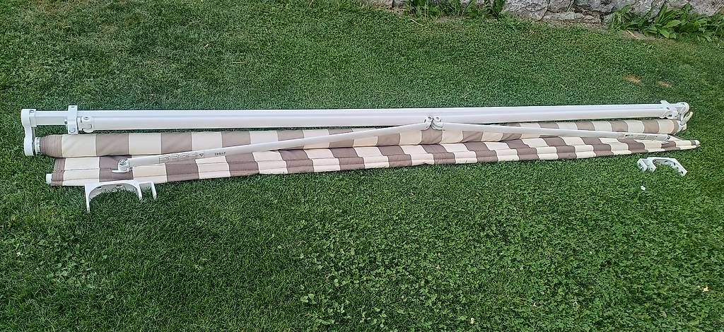 Tende da sole: Store banne 2.90 x 2.50m à vendre – Usato da Romont venduto da abe_v5nw 4