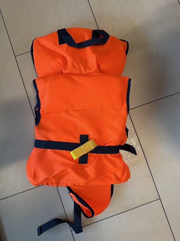 Giubbotti di salvataggio: NEU Plastimo Baby 100 Newtons 3-8 Kg – Nuovo e nell'imballaggio originale da Lachen SZ venduto da lanie2801 1