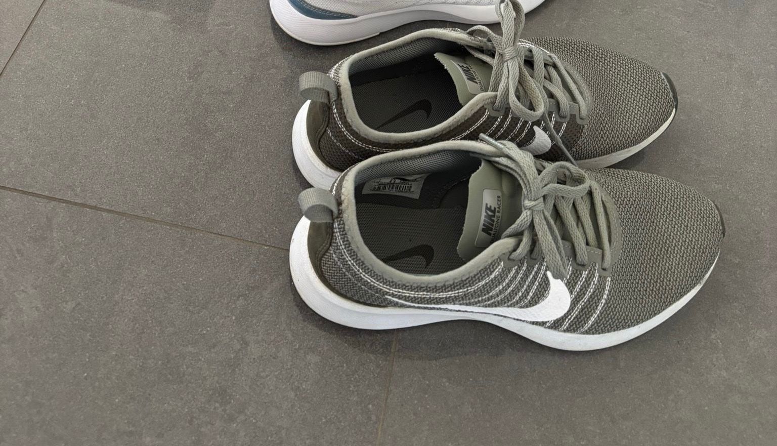 Nike Damenschuhe: Nike Sneakers – Neu (gemäss Beschreibung) aus Luzern von Selin.E_ 1