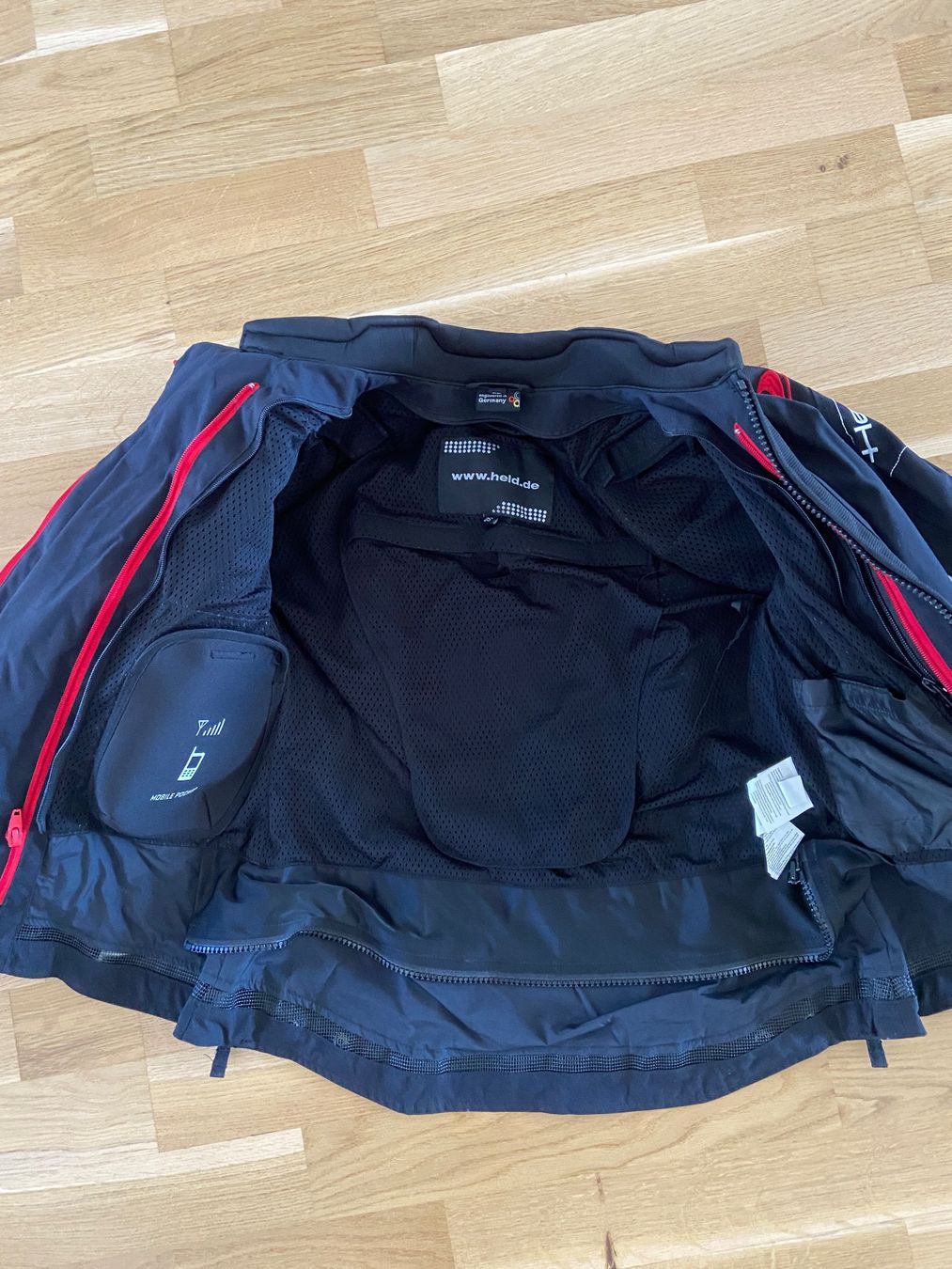 Held Lotti di vestiti: Motorradbekleidung Damen Held – Usato da Niederwangen BE venduto da aba_89f5 1