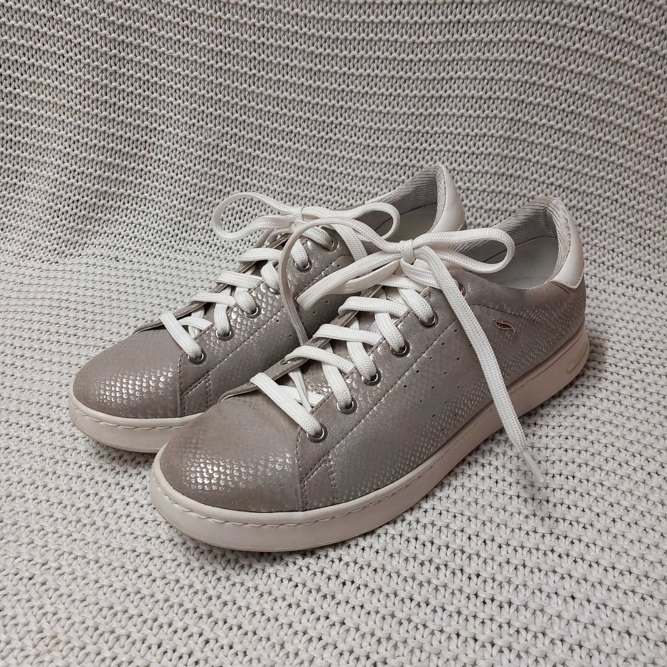 Geox Scarpe da donna: GEOX Respira Sneaker Gr.40 – Usato da Gwatt (Thun) venduto da umwelt-brocki