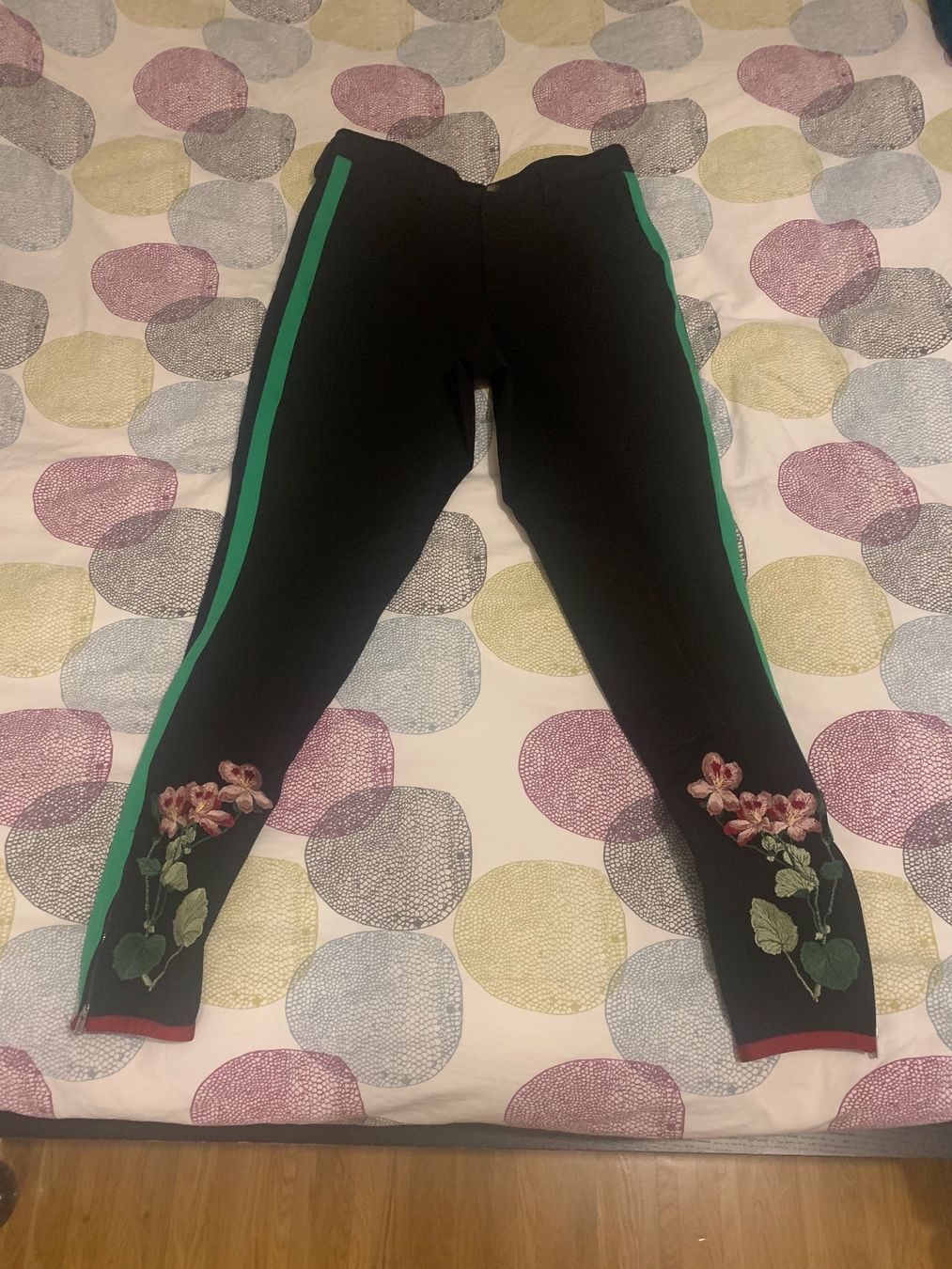 Gucci Pantaloni: Gucci Damen Hosen Gr 40 – Usato da Zürich venduto da MSA1980 1