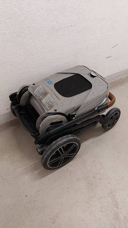 Nuna Kinderwagen: Poussette Nuna Mixx Next  Pack complet  Excellent état – Gebraucht aus Bulle von Charles_F. 2