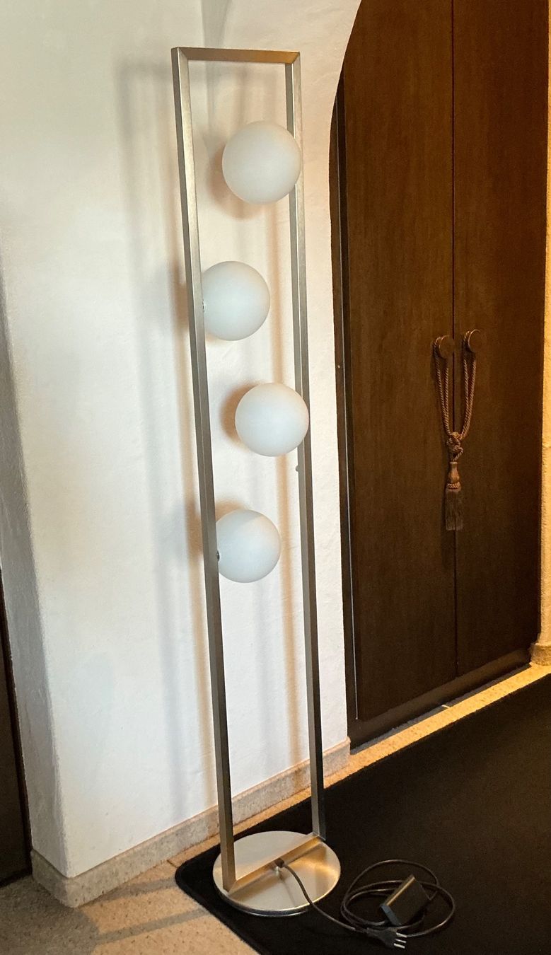 Lampade: Stehlampe mit 4 Halogen Kugelleuchten – Usato da Neerach venduto da Amtrak283 5