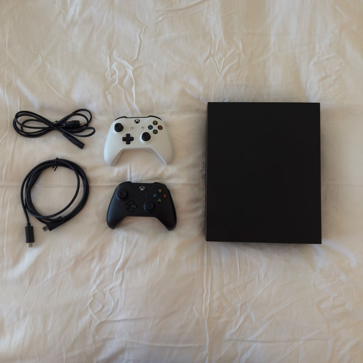 Microsoft Konsolen: Xbox One X 1 TB – Gebraucht aus Ulisbach von Mithrandirr