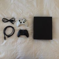 Xbox One X 1 TB