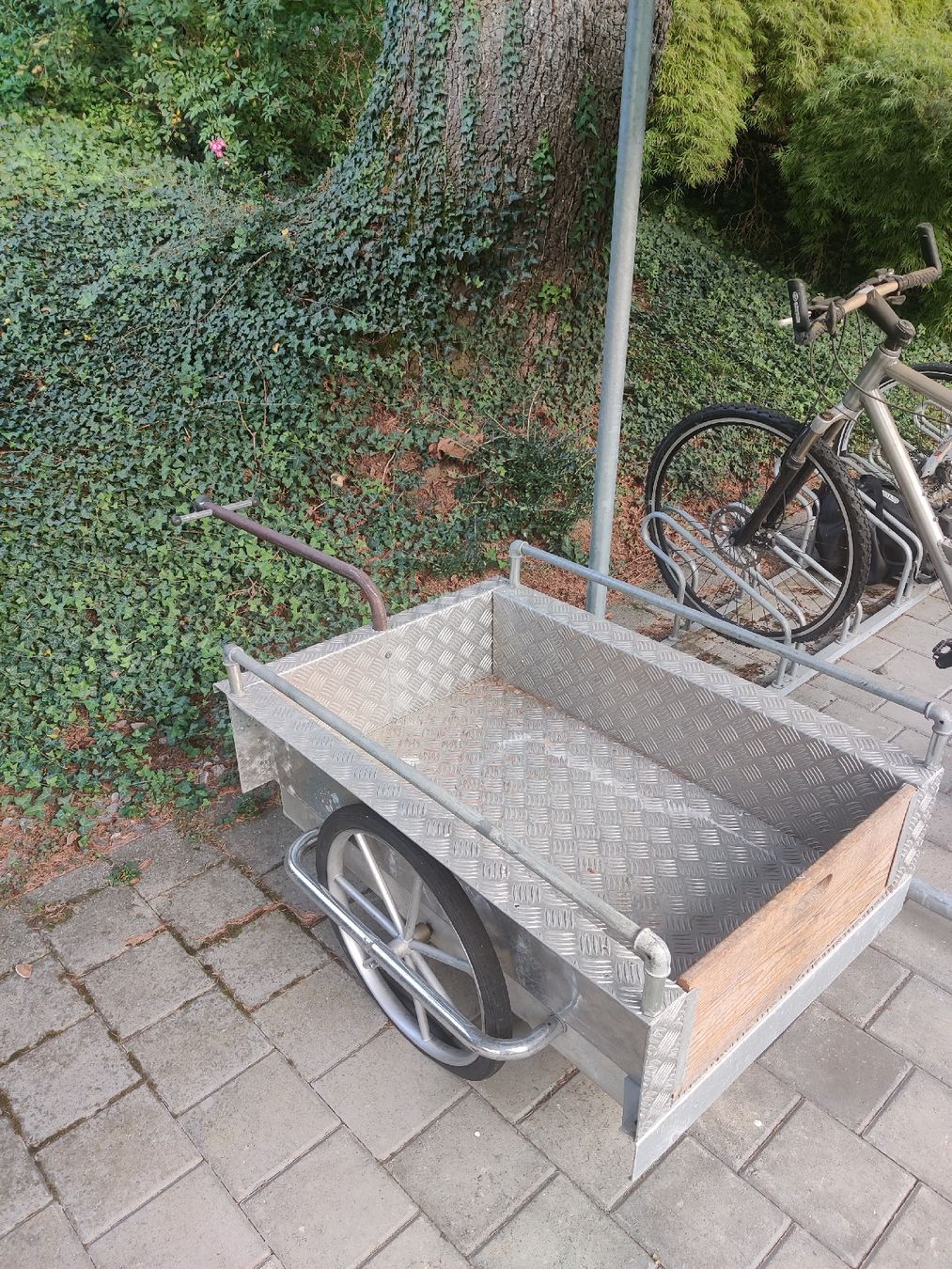 Rimorchi: Velo/Töfflianhänger – Usato da Oberwil b. Zug venduto da kai_k5fx
