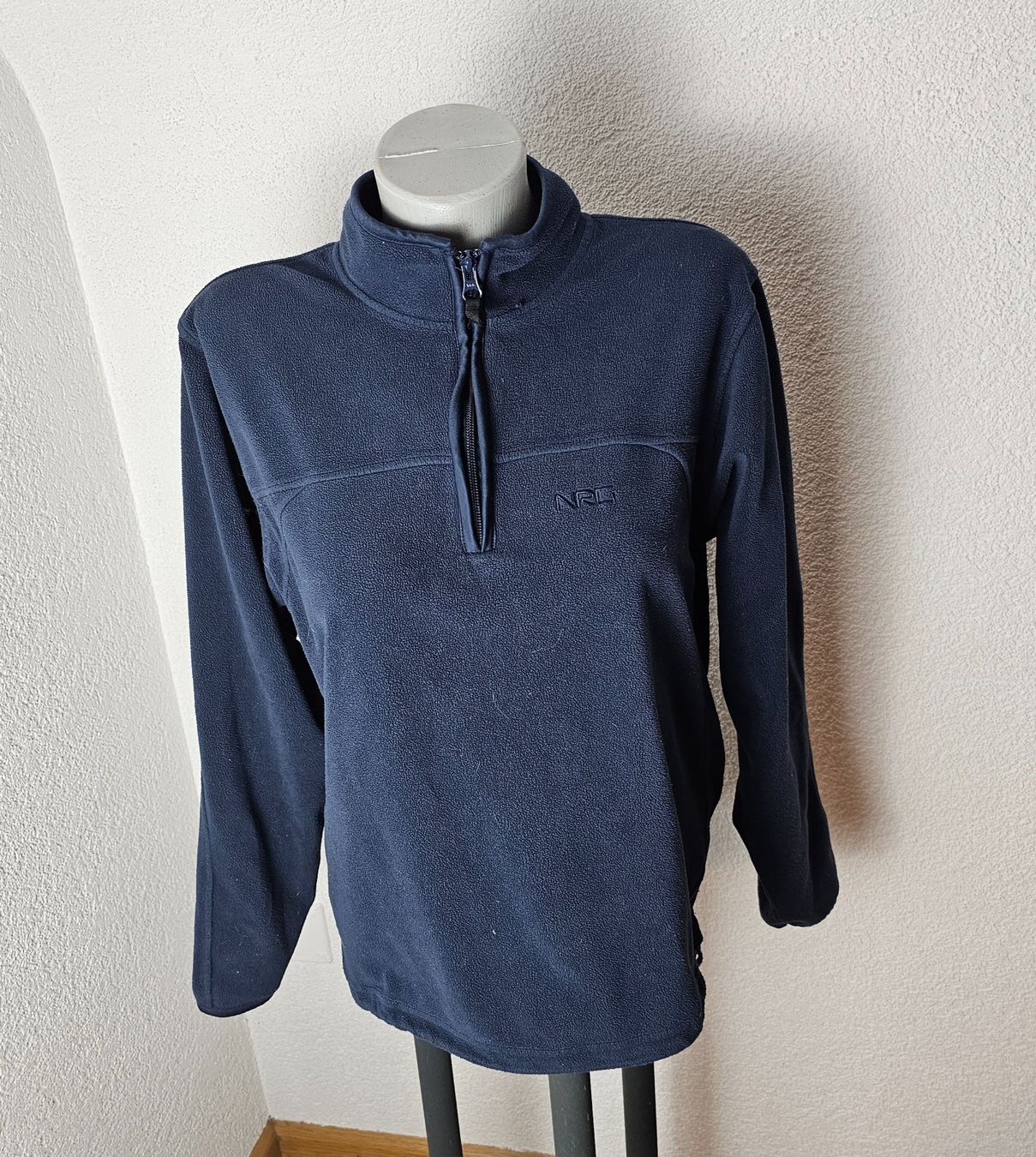 Maglioni & Felpe: Fleece Pullover NRG Gr. XS auch Gr. S dunkelblau – Usato da Füllinsdorf venduto da Sunnebliemli7 1