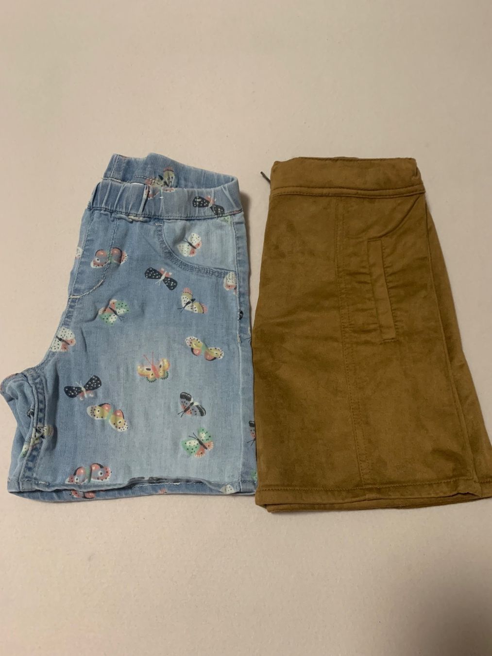 Lotti & Set di vestiti: Schönes röckli und Shorts gr.134 – Nuovo (secondo la descrizione) da Steinhausen venduto da adija1 1