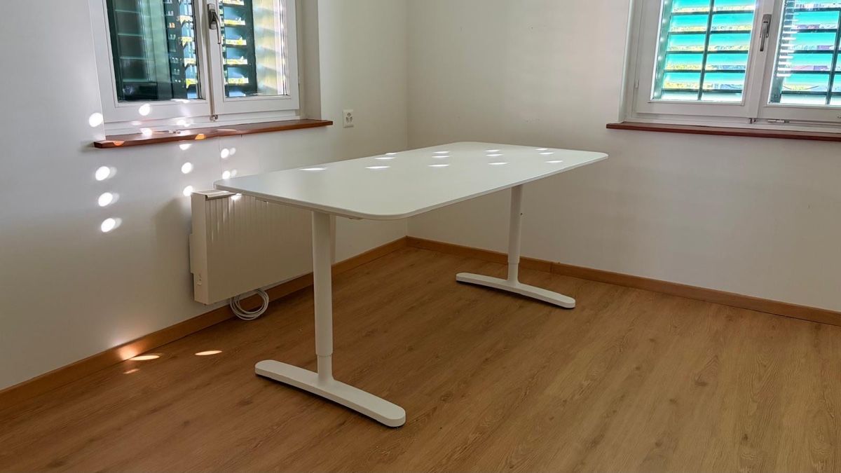 Ikea Bureaux: IKEA Schreibtisch höhenverstellbar – D'occasion à Emmenbrücke par Amsel2002