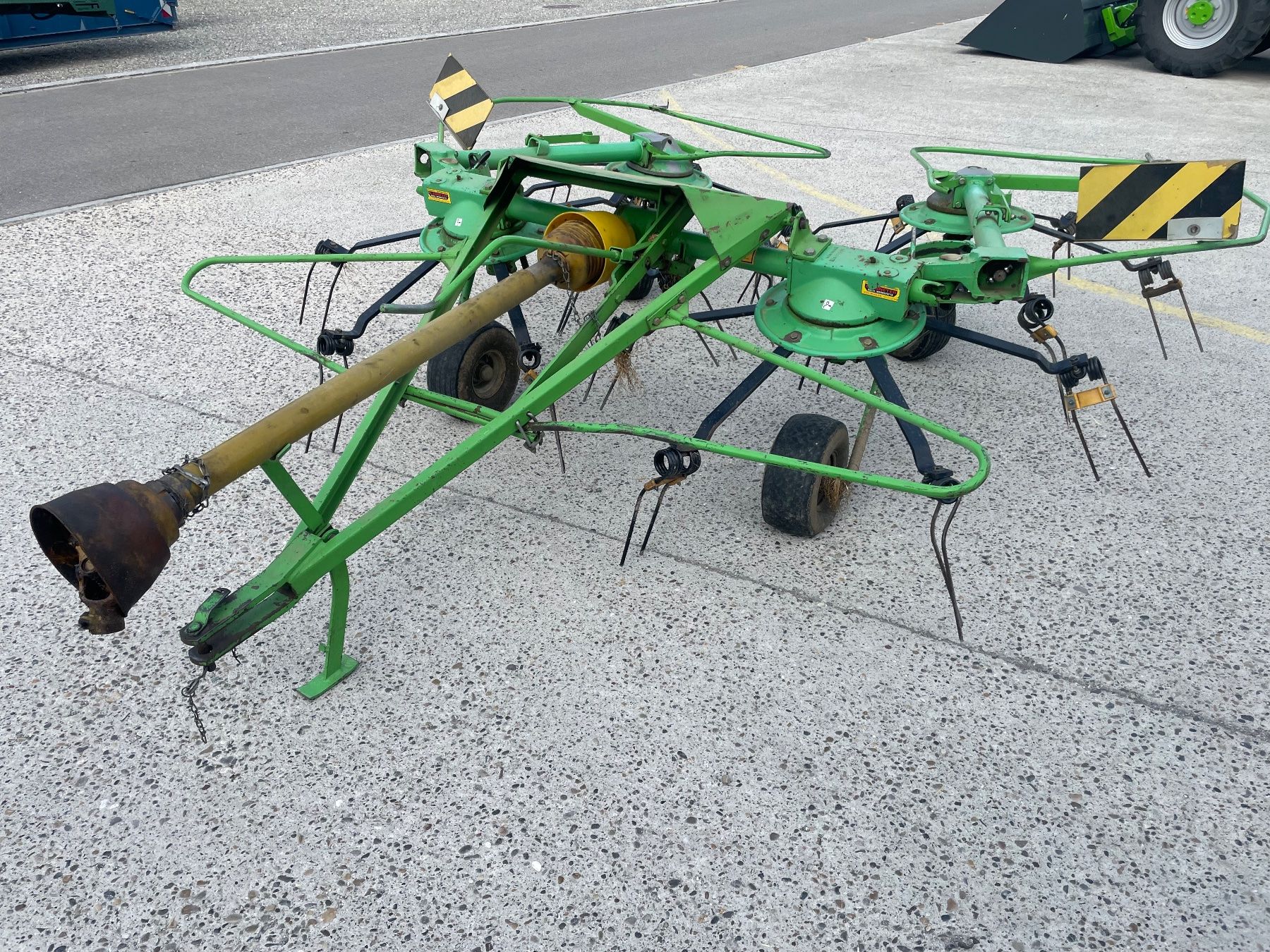 Tutte le macchine: Kreiselheuer Deutz Fahr KH 2.52 – Usato da Neuwilen venduto da muehlethaler-technik