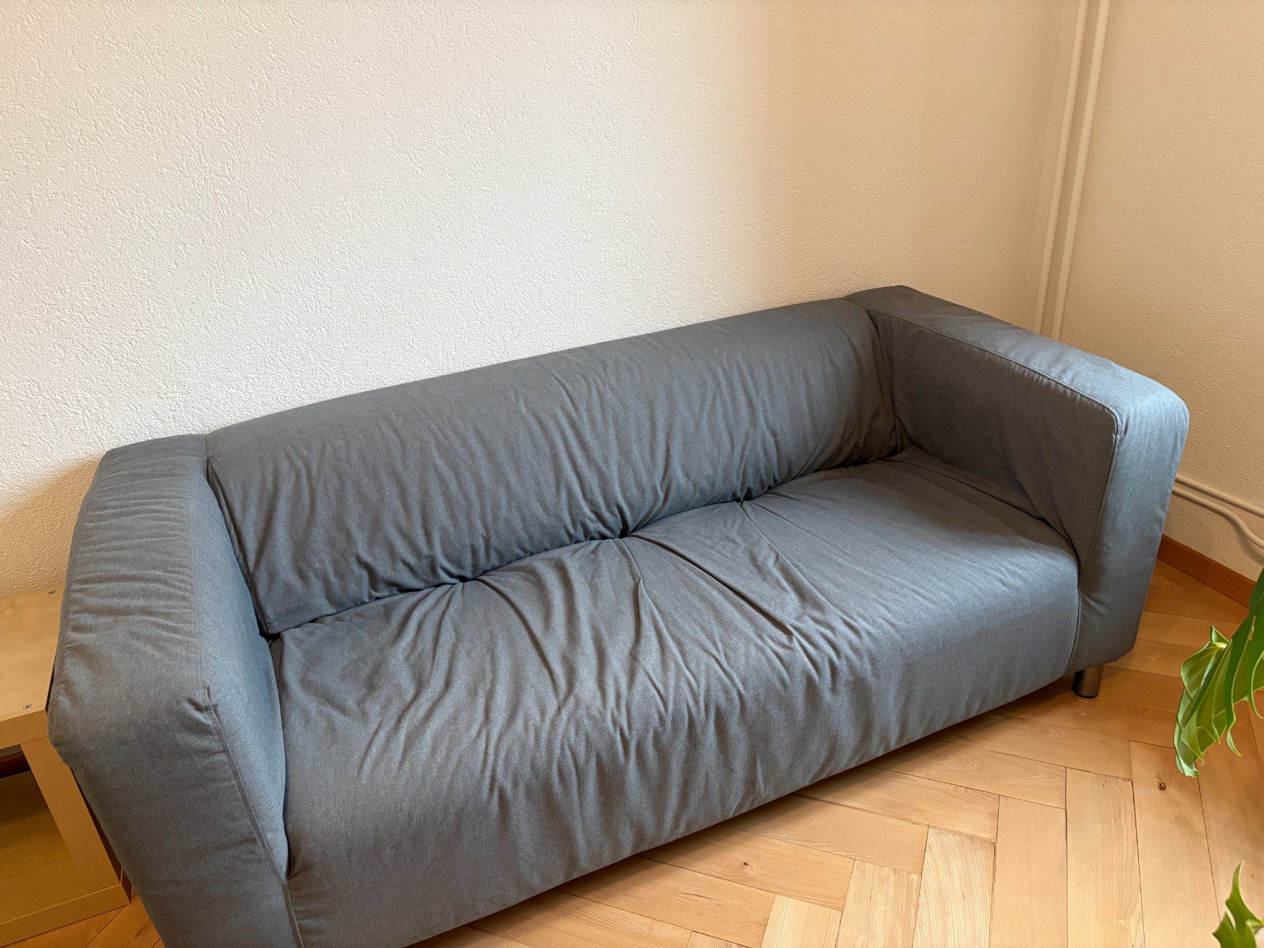 Ikea Divani: graues KLIPPAN 2er Sofa – Usato da Solothurn venduto da liv_9hrr