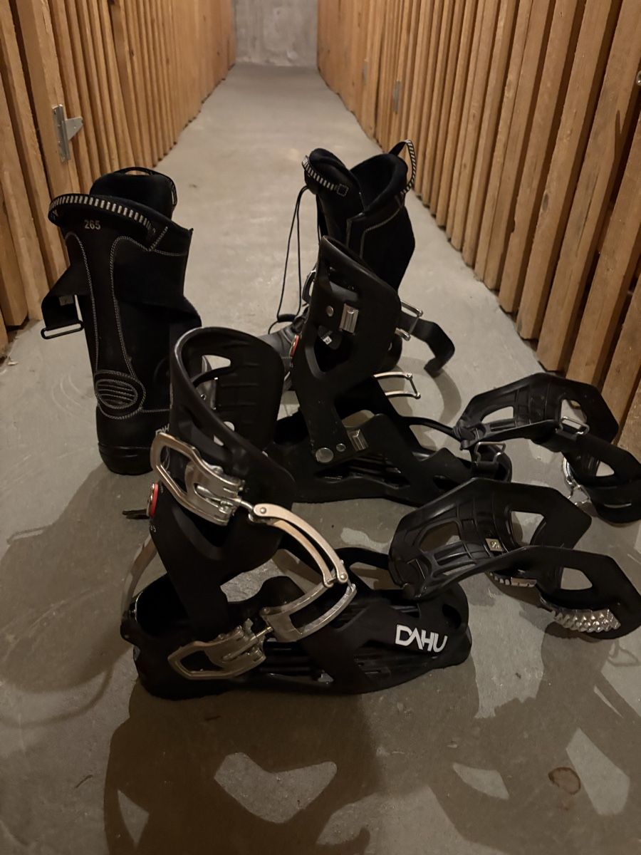 Scarpe da uomo: Chaussures de ski exosquelette Dahu – Usato da Petit-Lancy venduto da Ludo1982