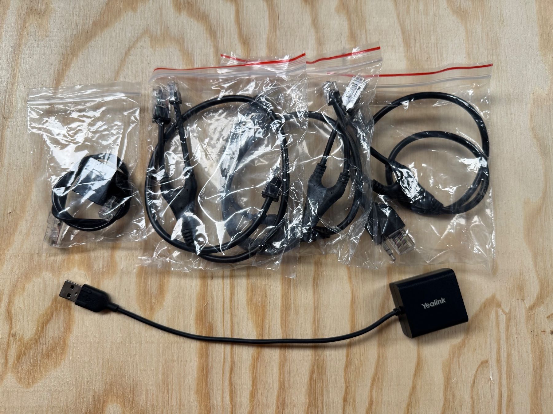Yealink Laufwerke & Adapter: Yealink EHS40 Wireless Headset Adapter – Gebraucht aus Steinhausen von Schuwies