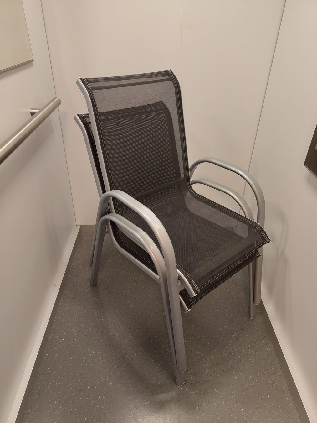 Chaises: 2x2 Balkon Stühle – D'occasion à Zürich par SteSa84