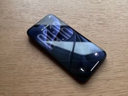 Apple iPhone 14 128 GB Mitternacht – Akku 100% – neuwertig