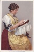 Appenzeller Trachtenfrau am Stickrahmen. 1918