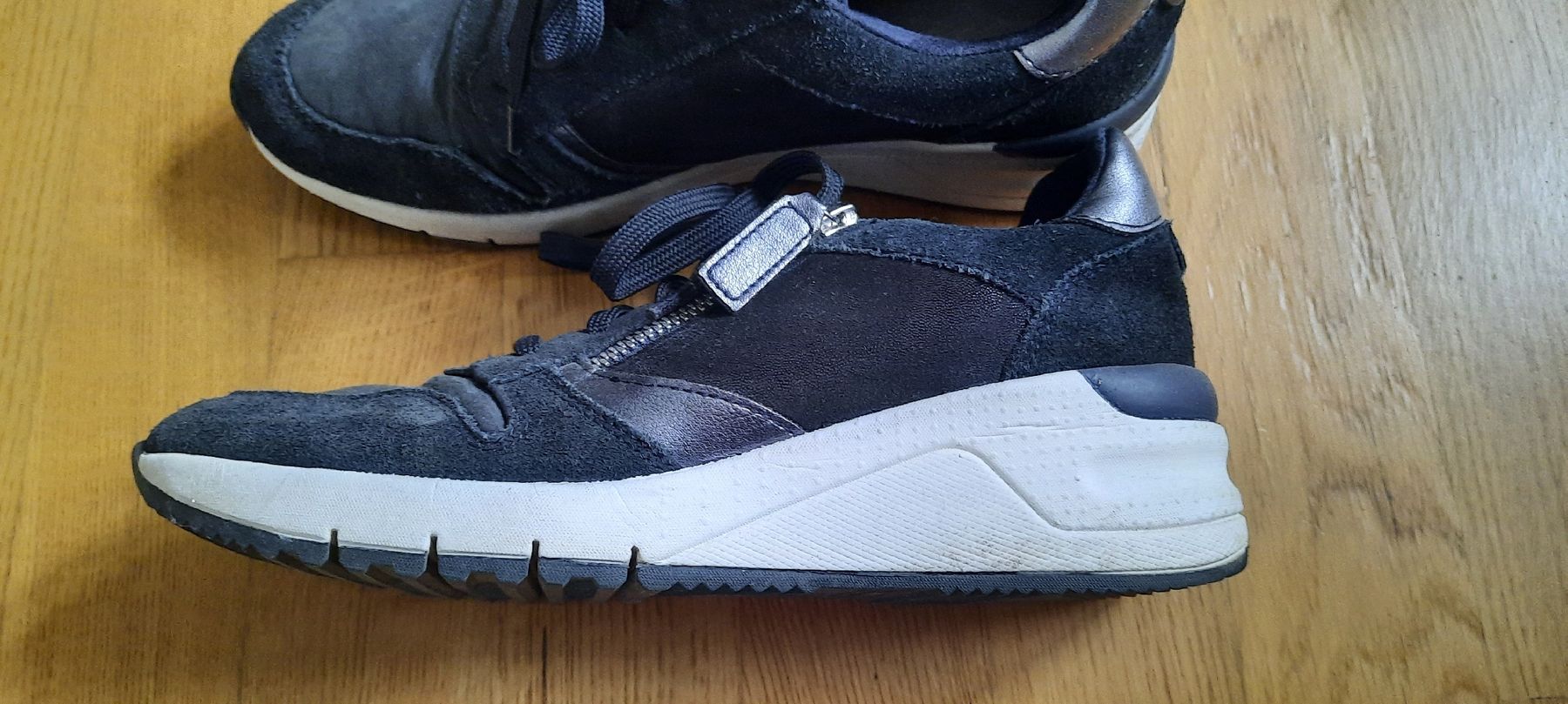 Tamaris Scarpe da donna: ***TAMARIS*** Sneakers blau Gr 44 – Usato da Wädenswil venduto da H2H_Secondhandshop 2