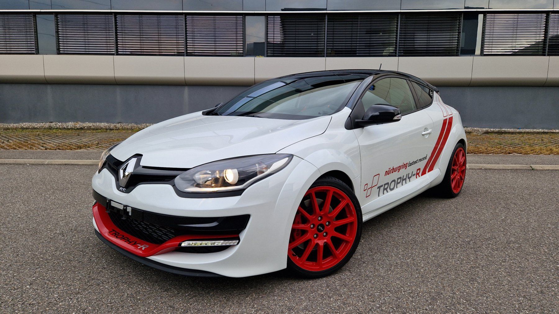 Renault Automobili: Renault Megane RS 275 Trophy-R – Usato da Versoix venduto da Bimmer21