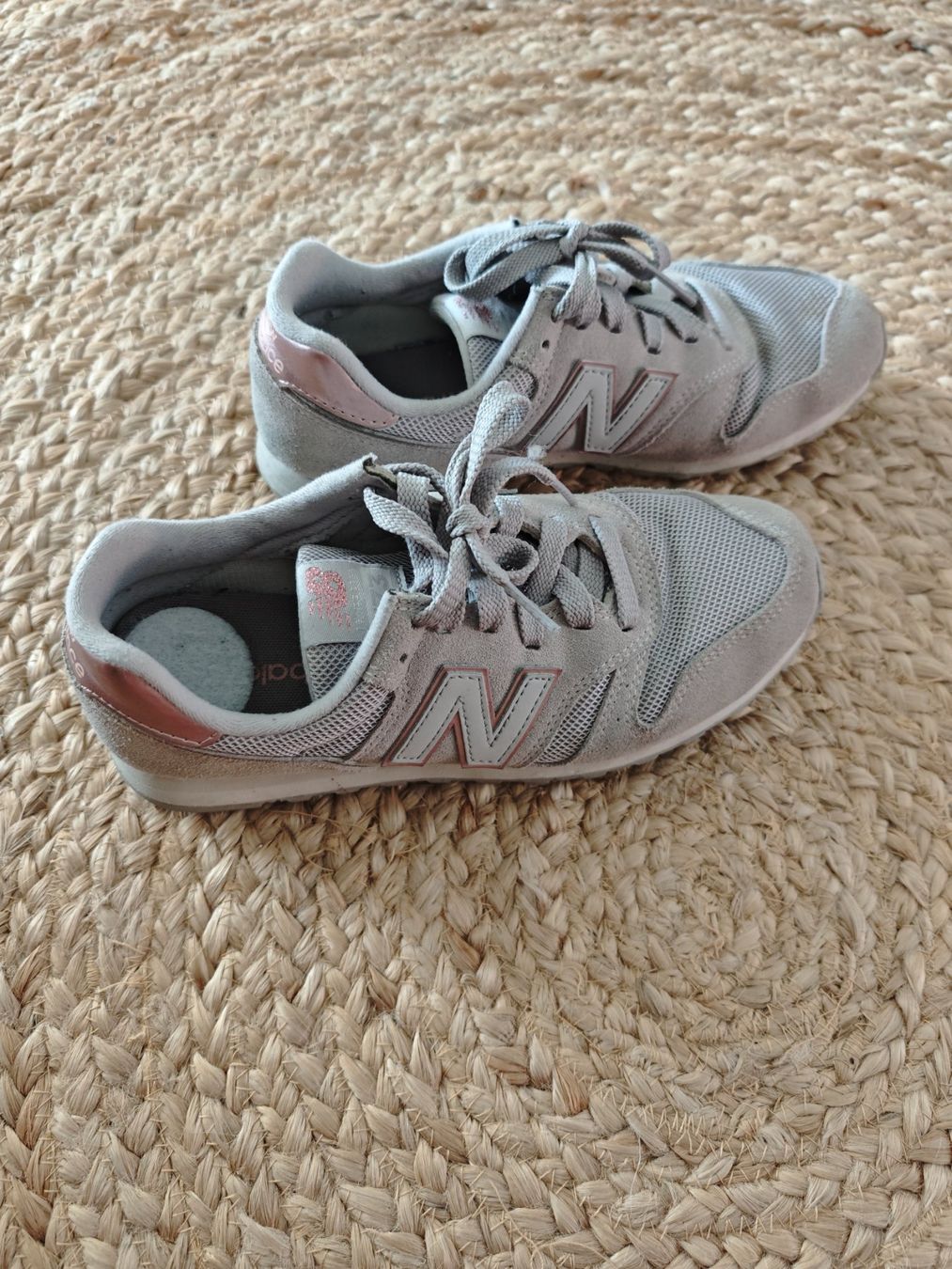 New Balance Scarpe da donna: New Balance 373, Gr. 38, Grau/Rosa – Usato da Gunzgen venduto da 0Aurin0 3