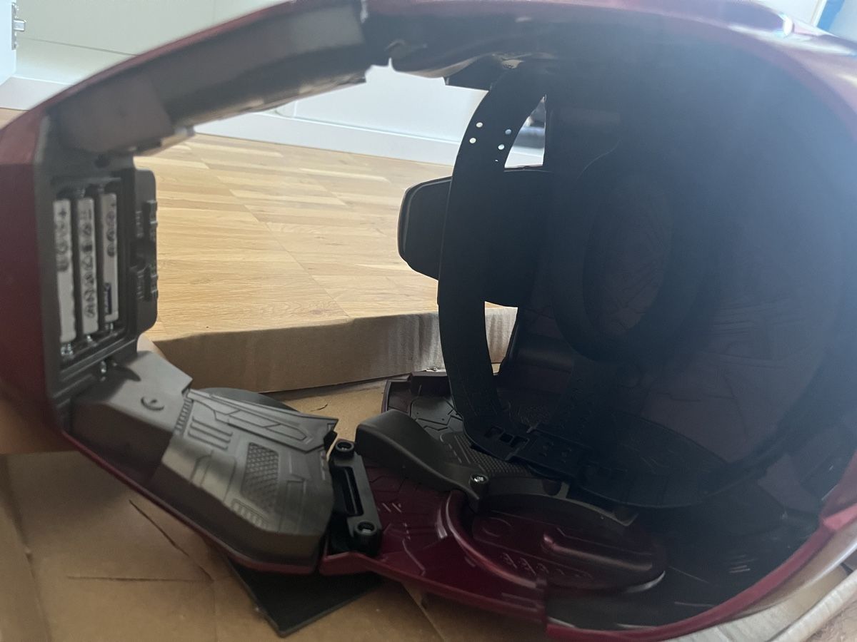 Marvel Figuren: Iron Man Helm mit LED – Gebraucht aus Pfaffhausen von Flocke_1 3