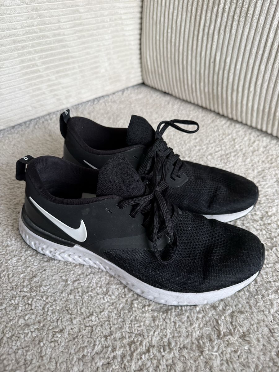 Nike Scarpe da donna: Nike Laufschuh Gr. 40.5 – Nuovo (secondo la descrizione) da Pontresina venduto da Dolly14