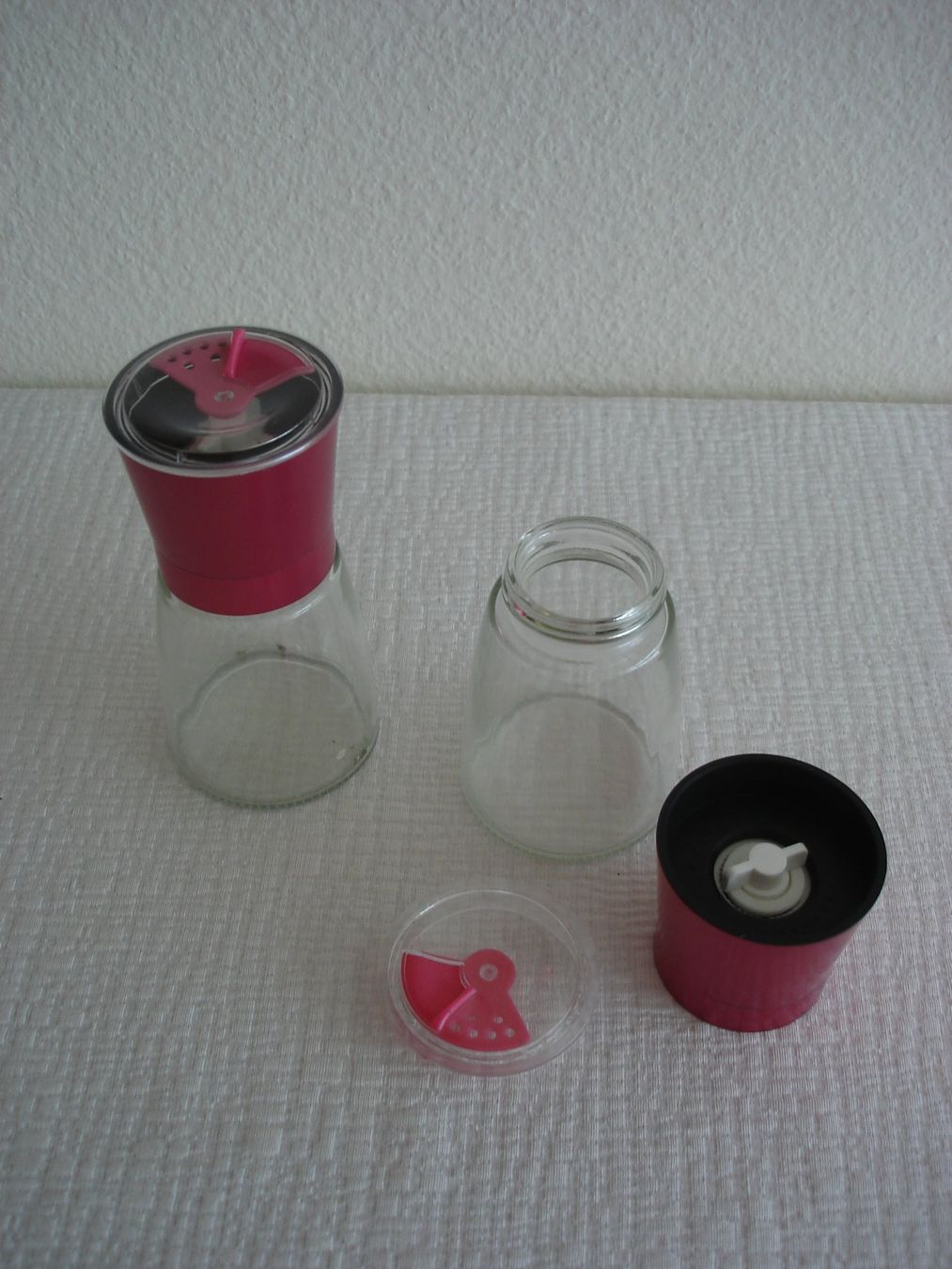 Set di piatti: Stufenlos einstellbares  Salz-/Pfeffermühle 2er-Set – Usato da Regensdorf venduto da anna059 1