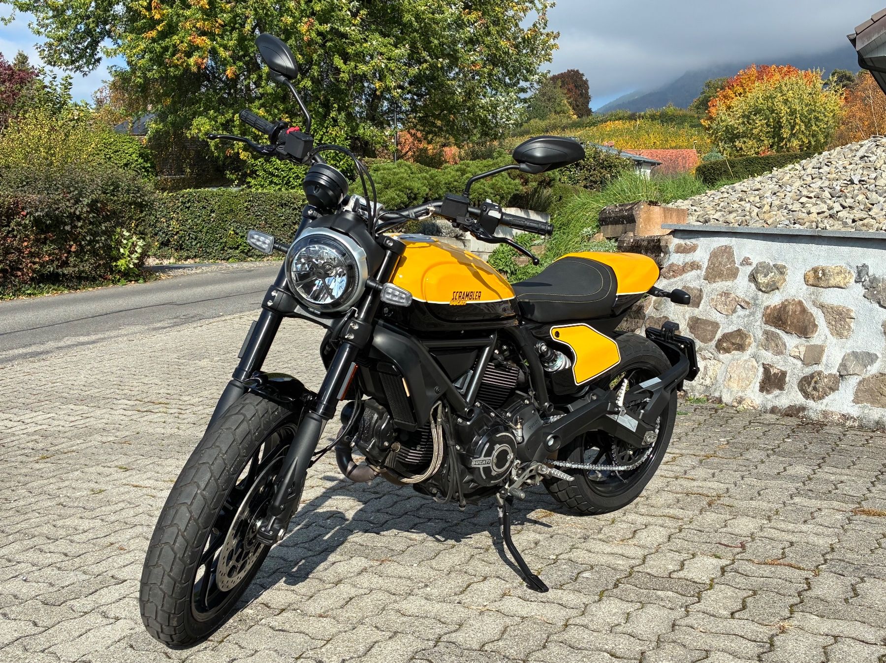 Ducati Strada: Ducati Scrambler Full Throttle jaune, parfait état – Usato da La Tour-de-Peilz venduto da dbu_kml8 4