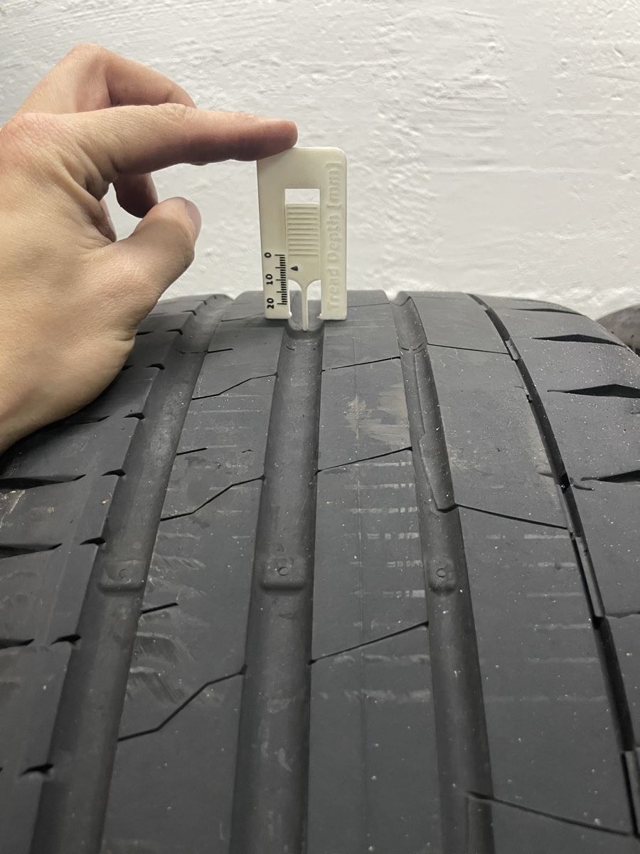 Pneumatici & Ruote complete: 2x Continental Sommerpneu 255/35R19 – Usato da Sirnach venduto da MotionModular 1