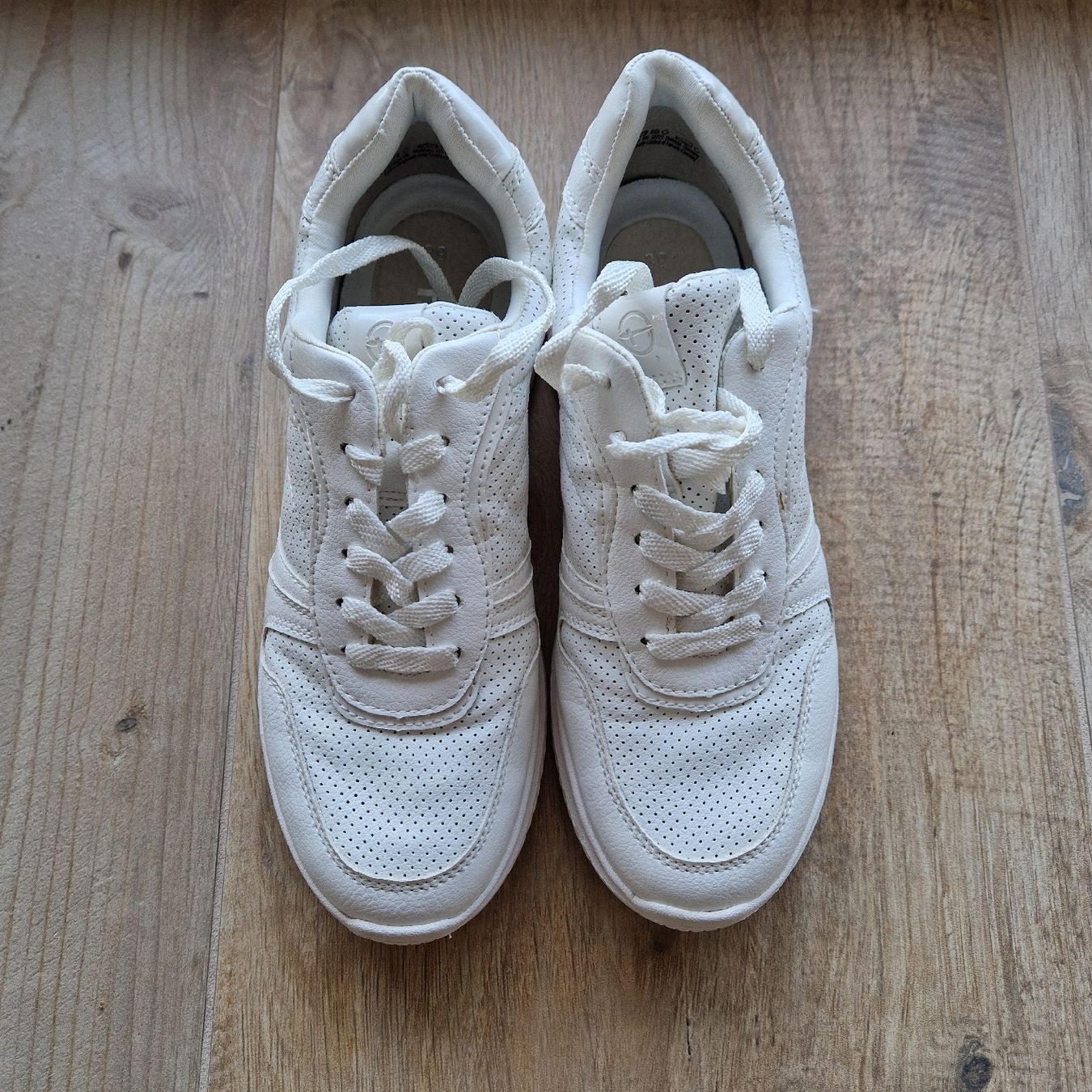 Tamaris Scarpe da donna: Sneakers Tamaris weiss Gr 39 – Usato da Roggliswil venduto da bi10do