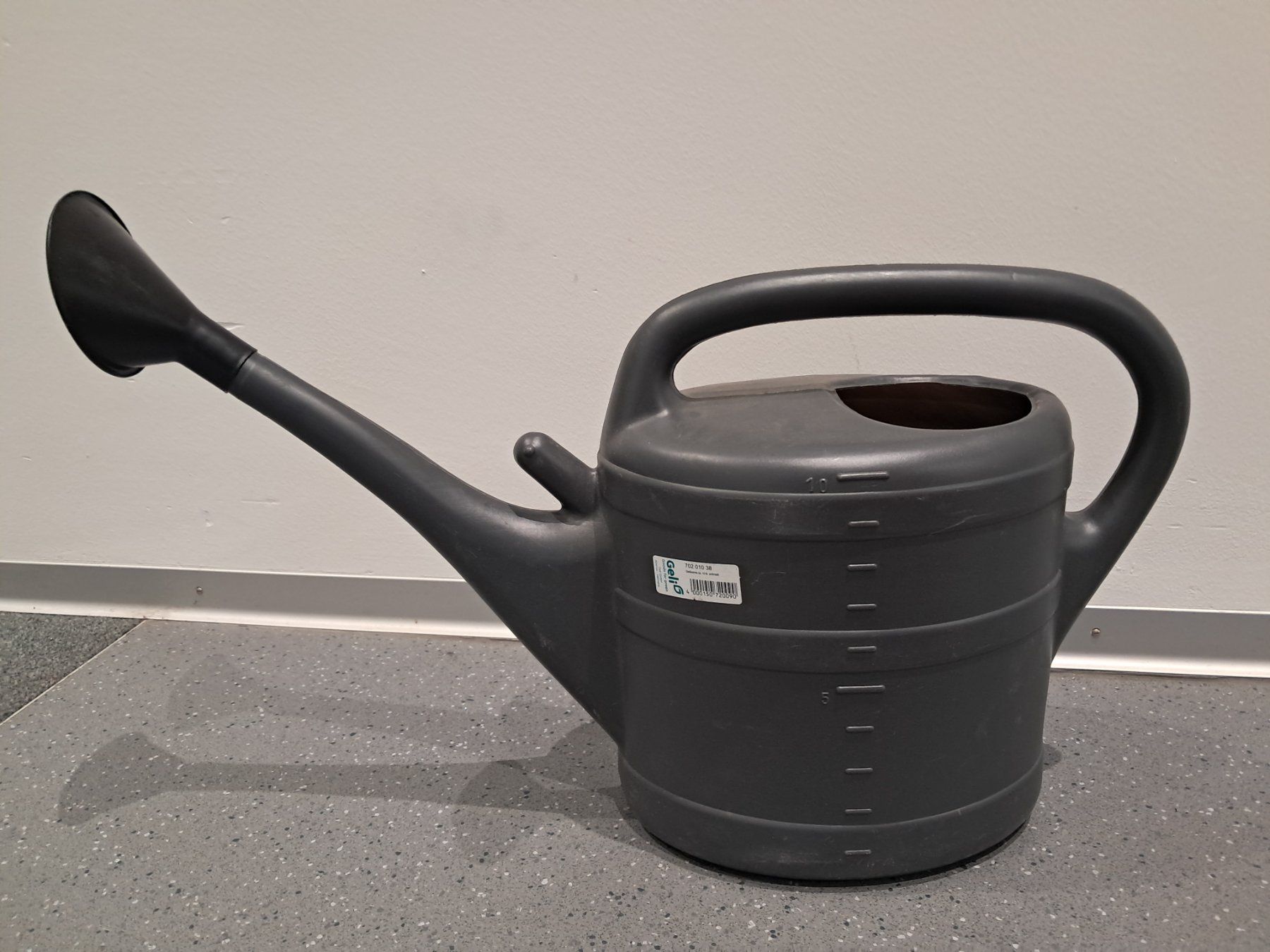 Bewässern & Giessen: Grosse Giesskanne, 10 Liter, Spritzkanne – Gebraucht aus Zürich von Lia107