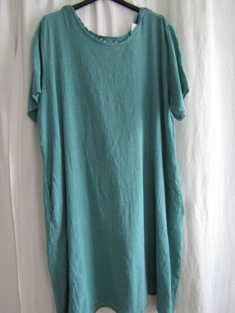 Gr. 46/52, Sommerkleid mit Häkelspitze in Dunkelmint