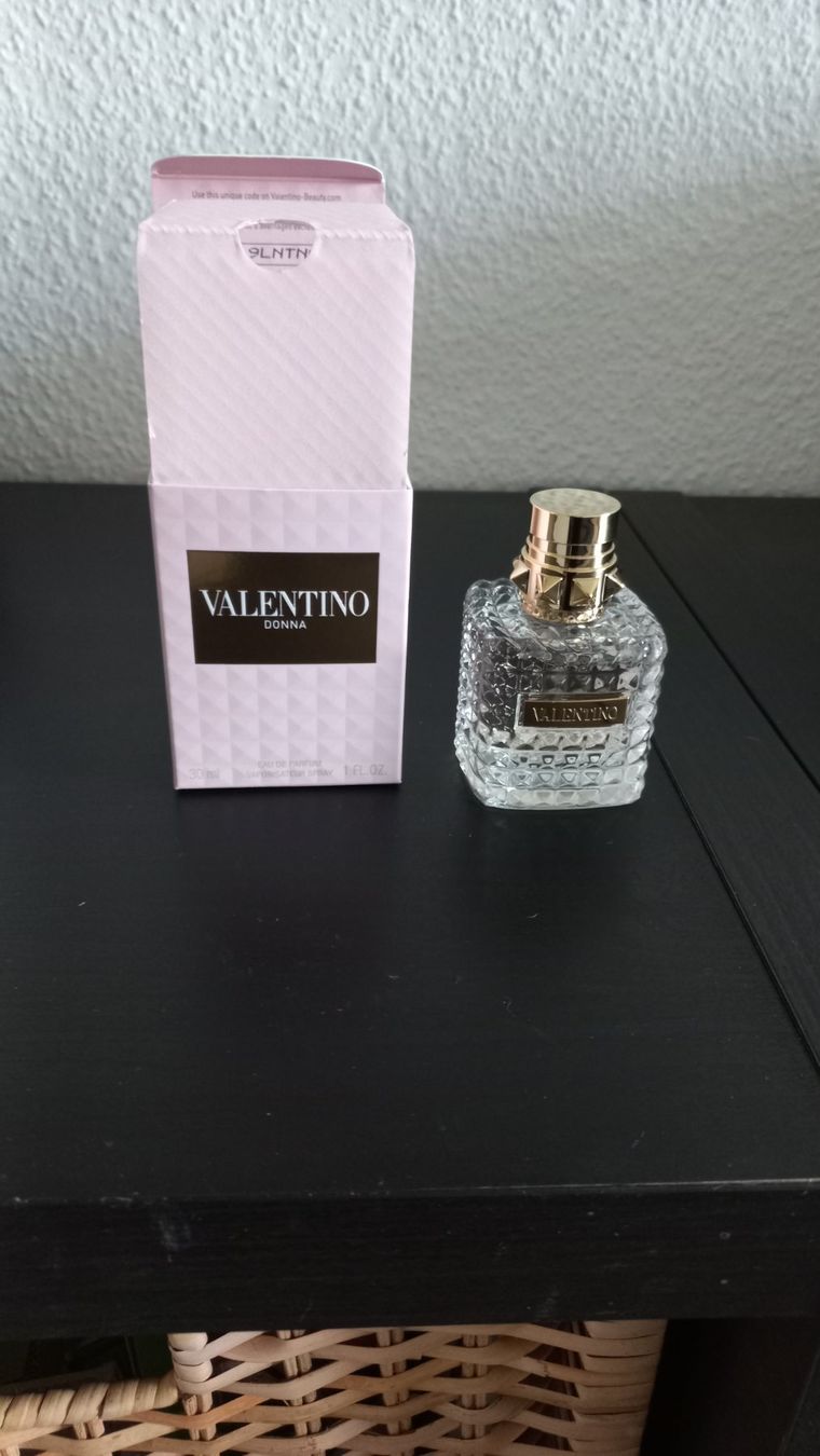 Valentino Profumi & Eau de Toilette: Parfum Valentino Donna – Nuovo e nell'imballaggio originale da Zollikerberg venduto da simona_r 1